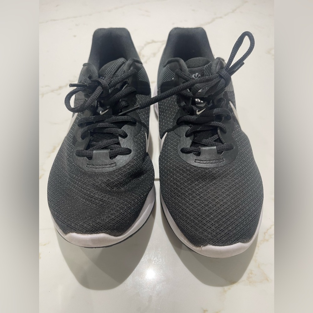 Nike tennis shoes